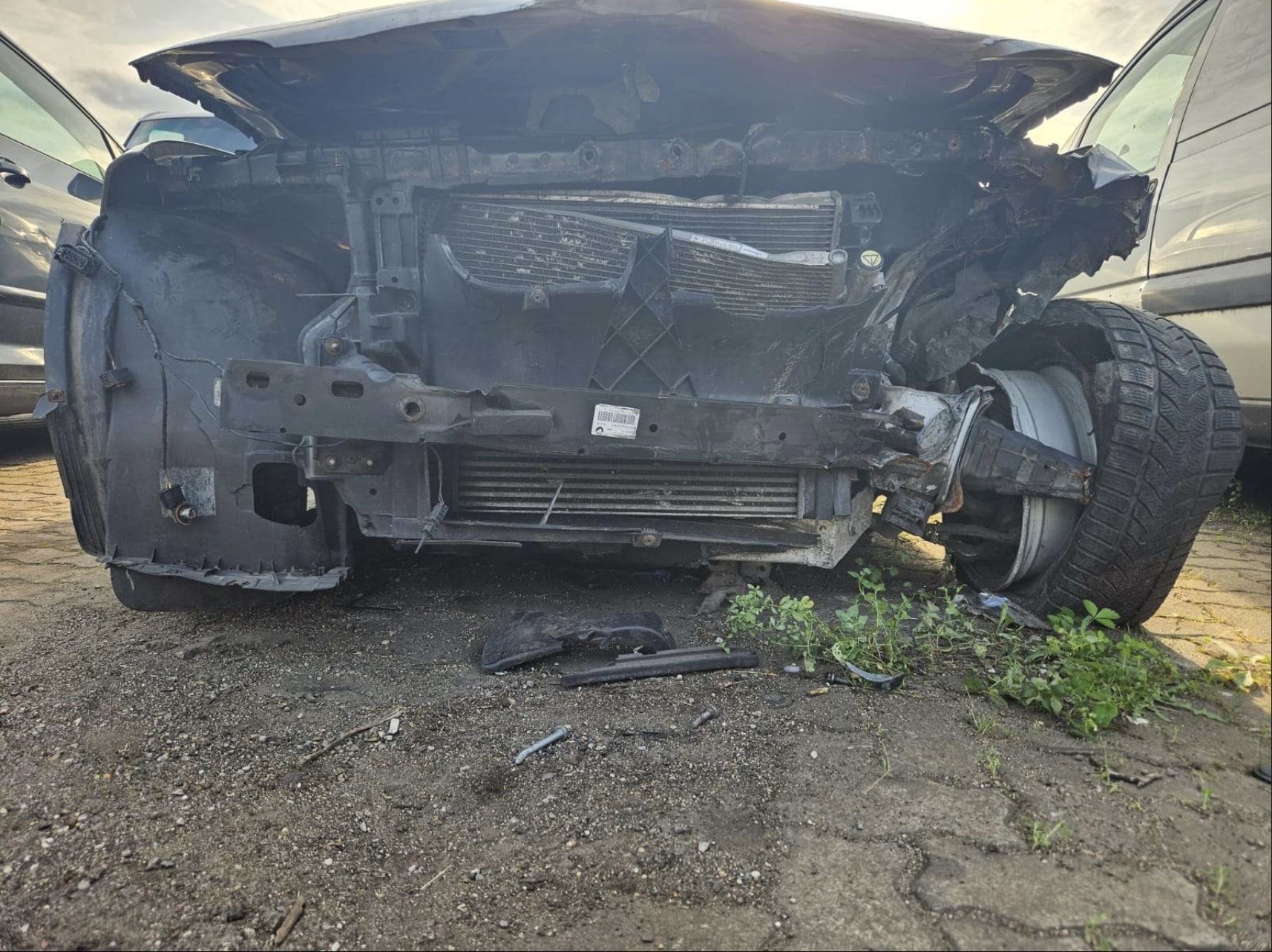 Frontschaden BMW nach Auffahrunfall